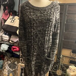 Chic Black and Gray Women's Sweater